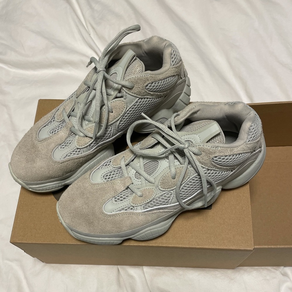Yeezy 500 Salt - Picture 2 of 6